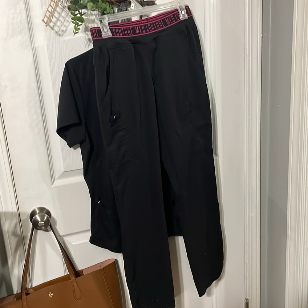 Nurse’s Scrubs - Picture 4 of 6